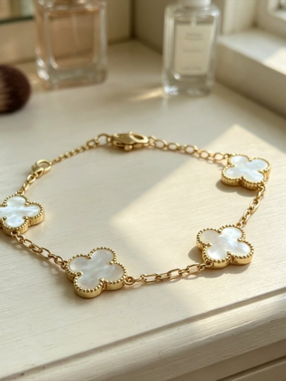 💎 Van Cleef & Arpels White Bracelet